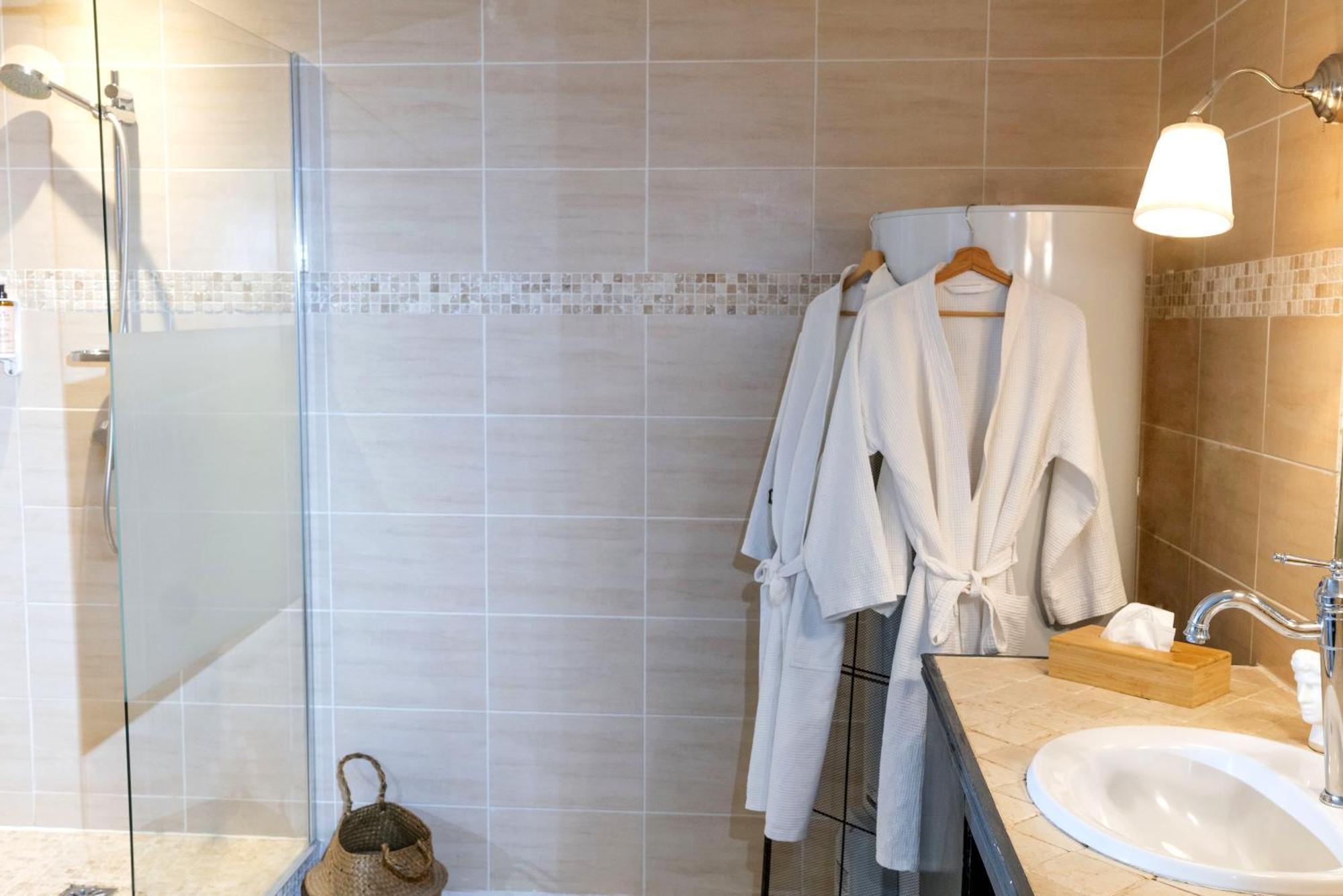 Les Canoubiers Luxe Et Serenite Au Coeur De Saint-Tropez Suites Spacieuses Avec Jardin Enchanteur Стая снимка