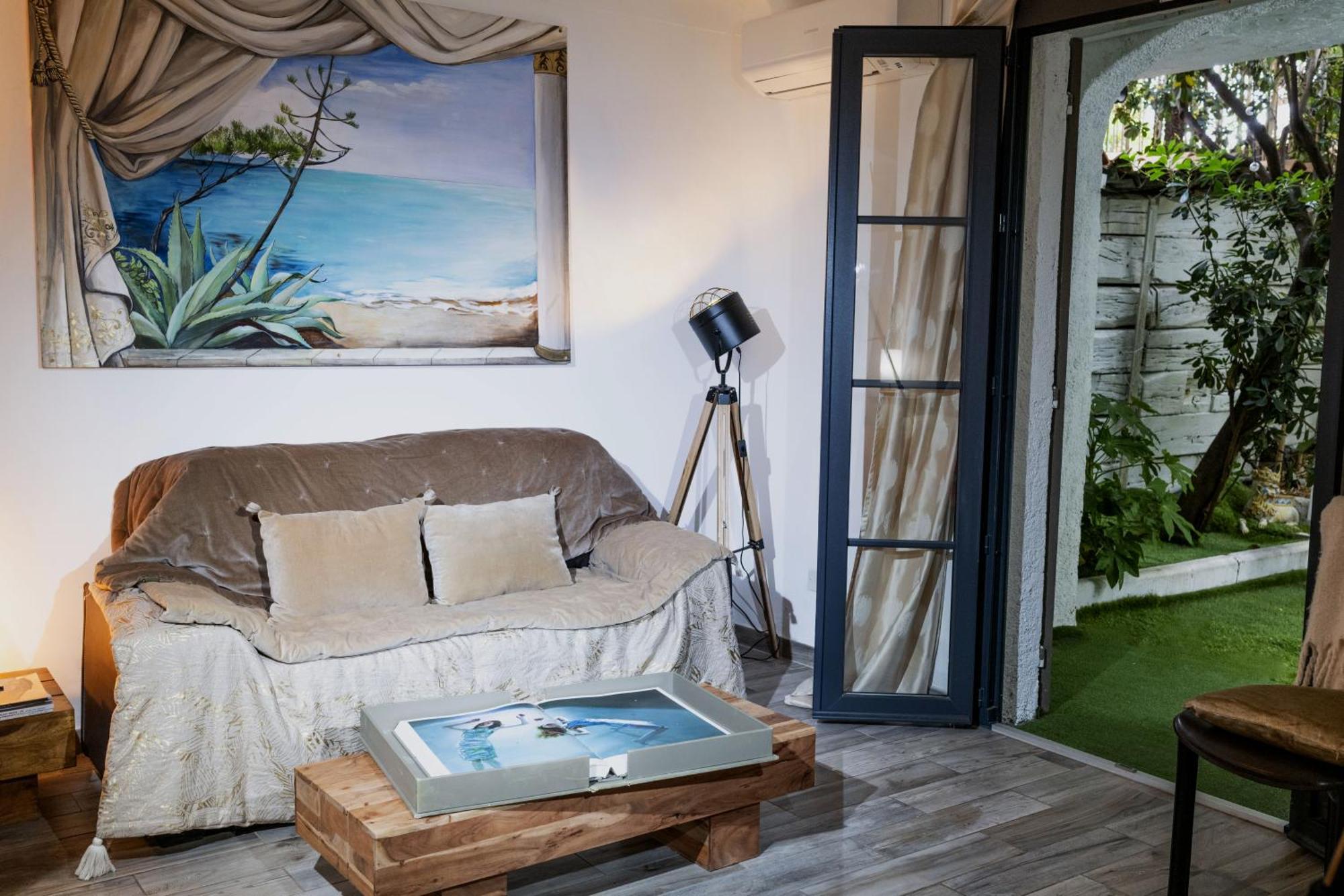 Les Canoubiers Luxe Et Serenite Au Coeur De Saint-Tropez Suites Spacieuses Avec Jardin Enchanteur Стая снимка